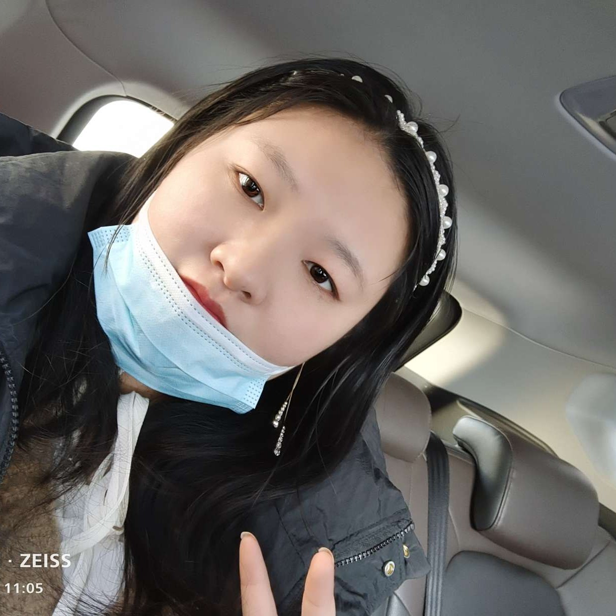 戒指回眸现实的照片