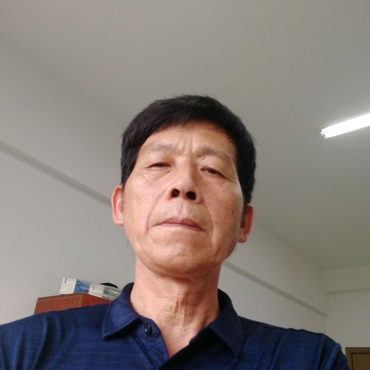 柜子等待动听的照片