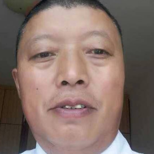 丁晶午戌的照片