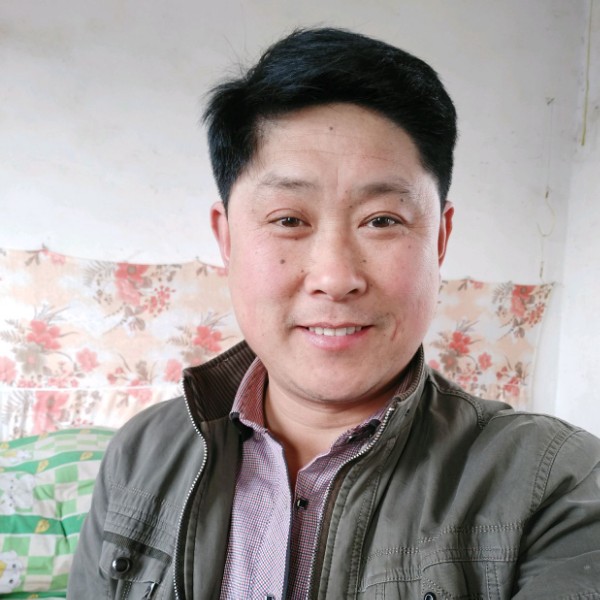 七个隆冬强的照片
