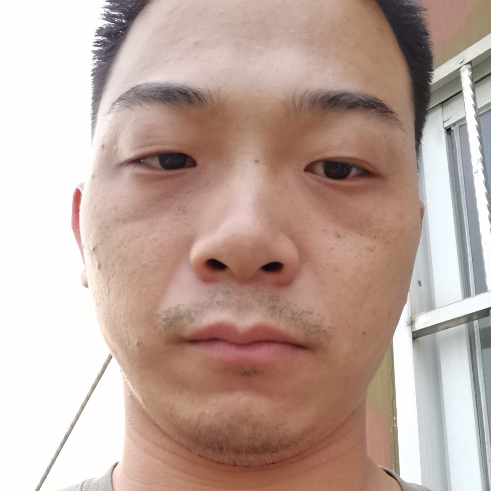 腼腆倾心毛巾的照片