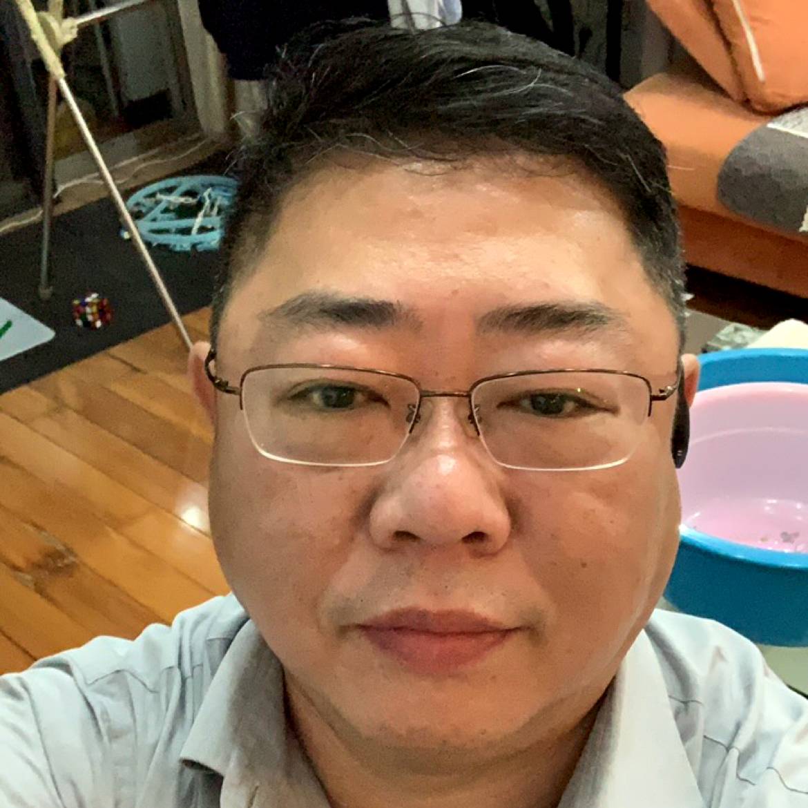 灵活的胖大叔的照片