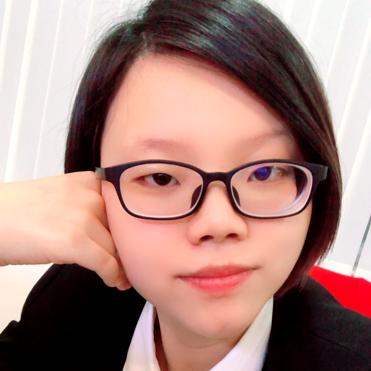 忧郁請小兔子的照片