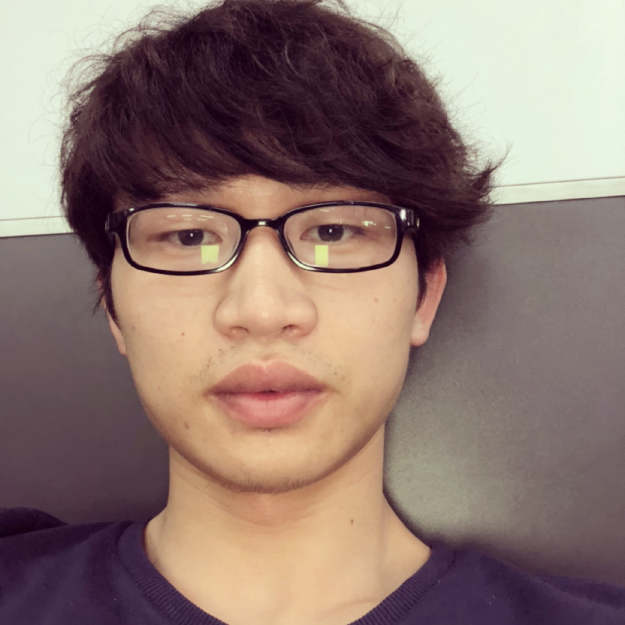 清曲跳跃的照片