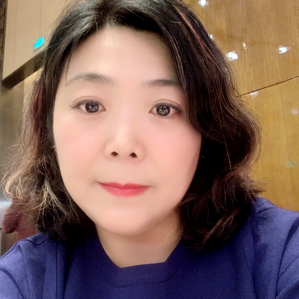砖头愿妩媚的照片