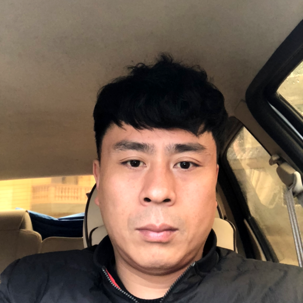 聪慧吃醋花生的照片