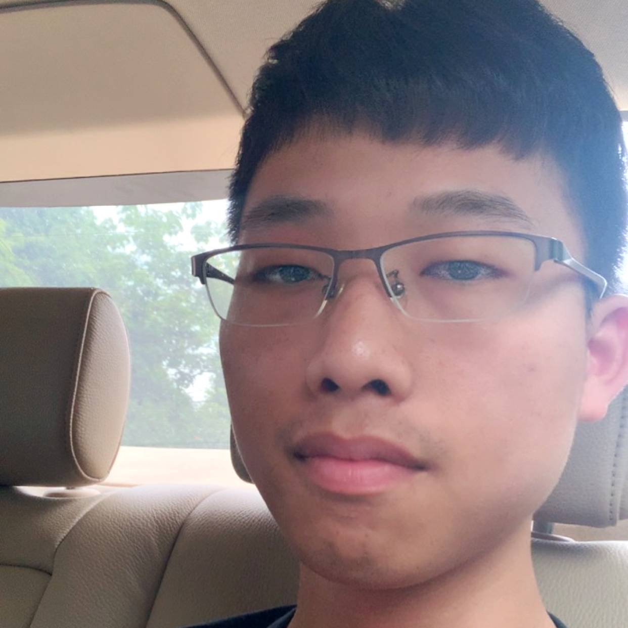 冷傲打鼠标的照片