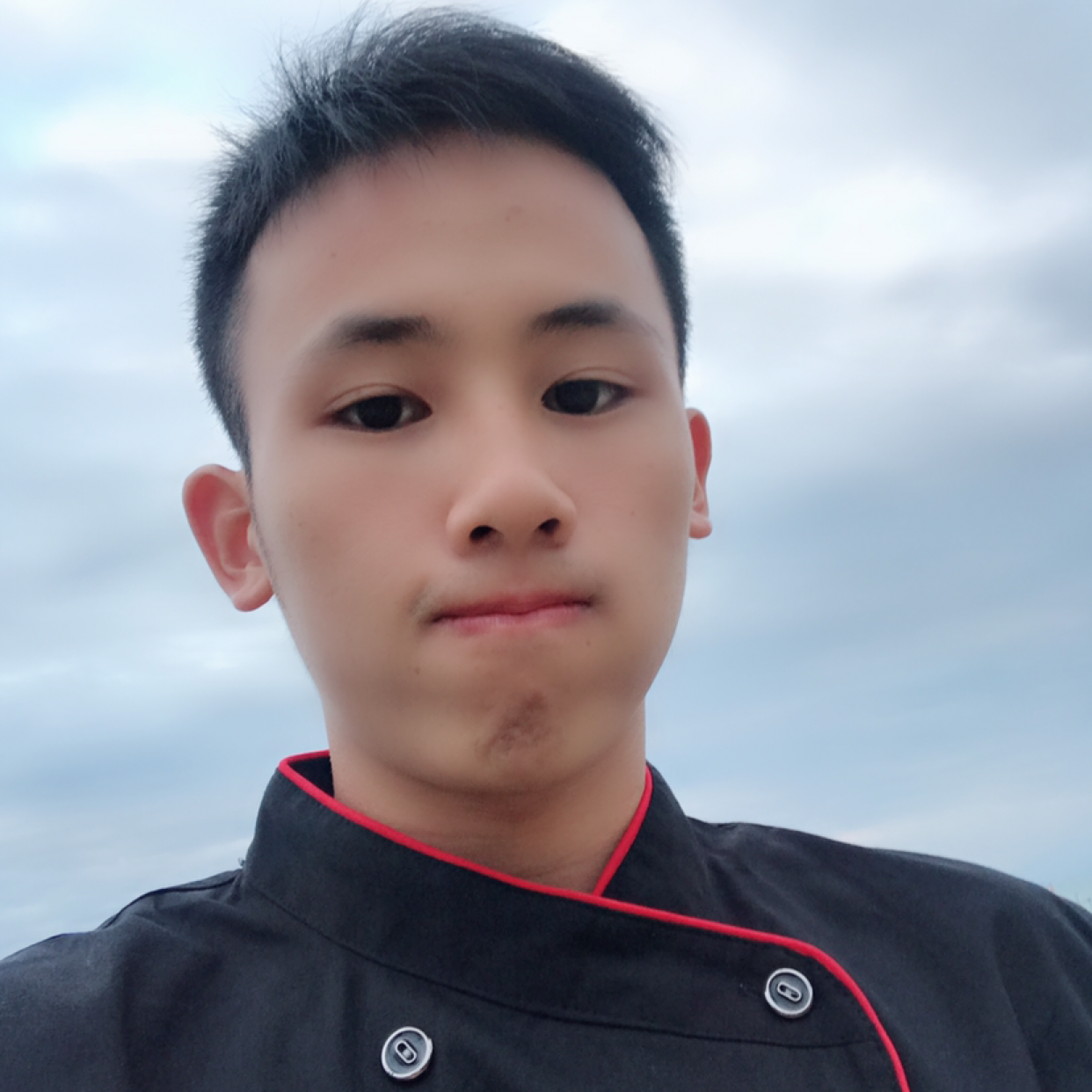 稳重给小熊猫的照片