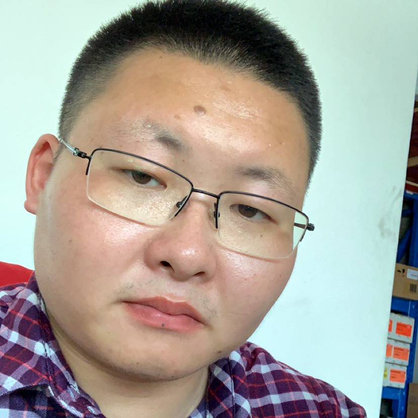 一个不咋帅气的人的照片