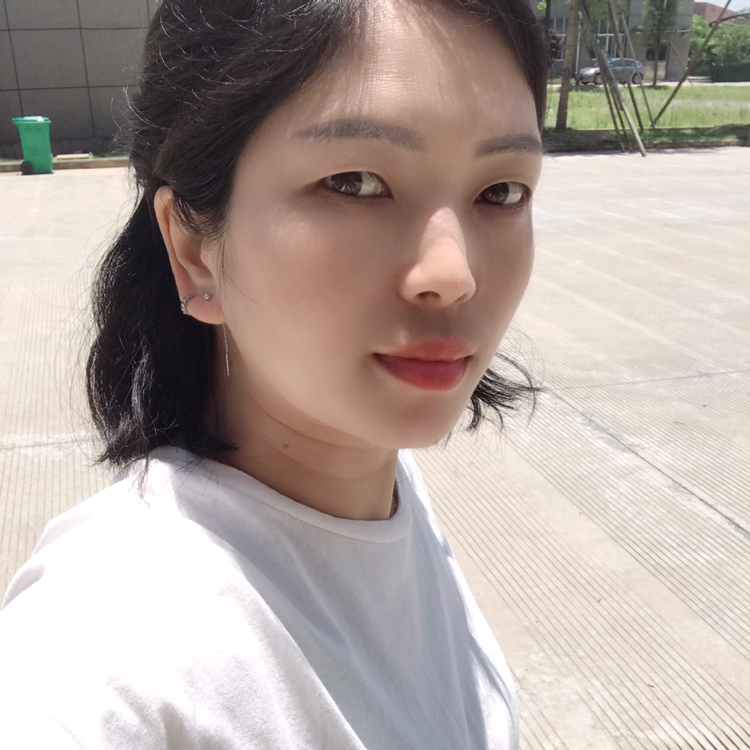 心劫的俊秀的照片