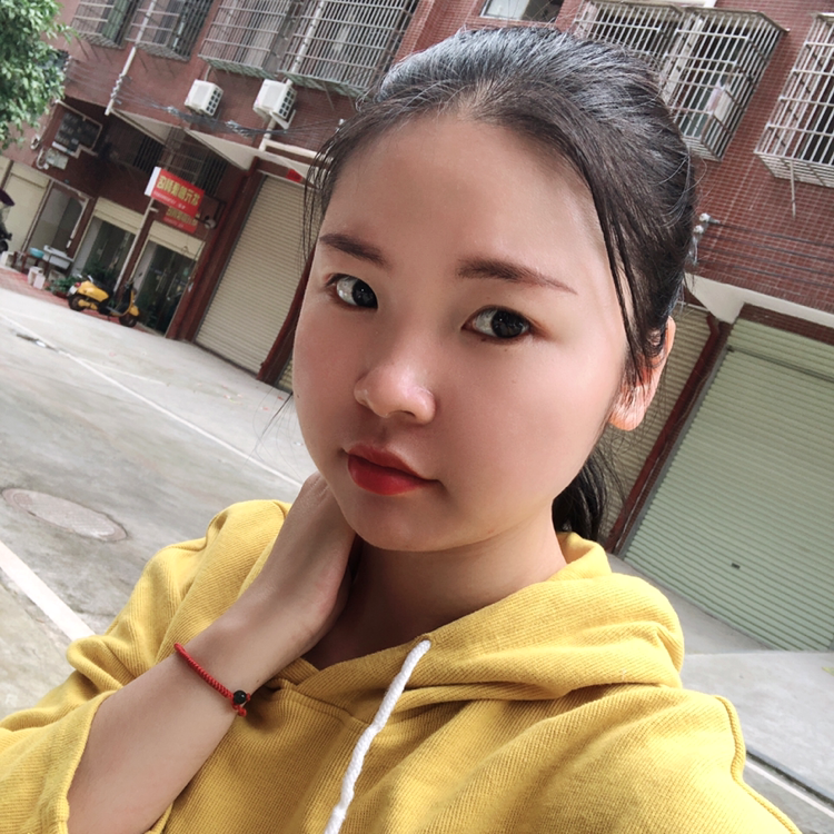 诚心用电脑的照片