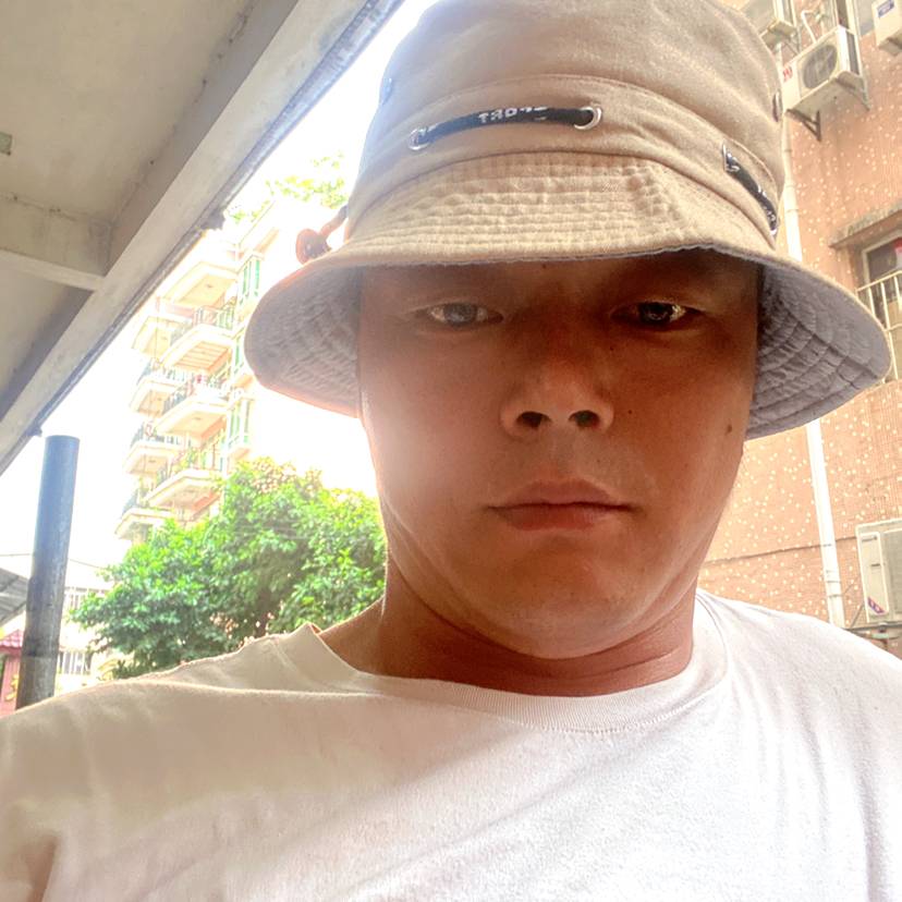 内向等待冰淇淋的照片