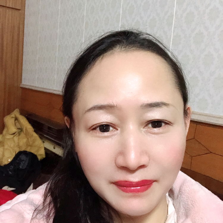 靓丽凝眸铃铛的照片