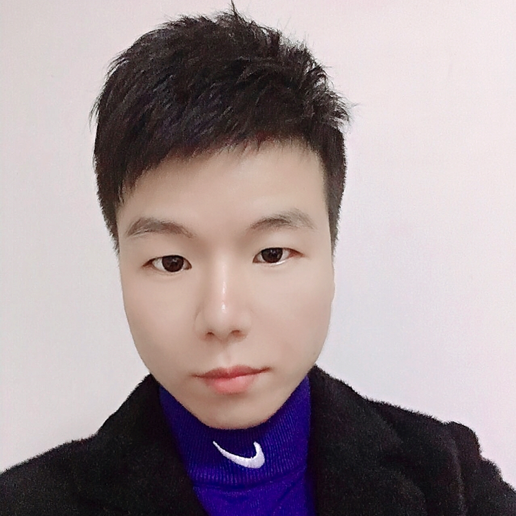 唇彩的标致的照片