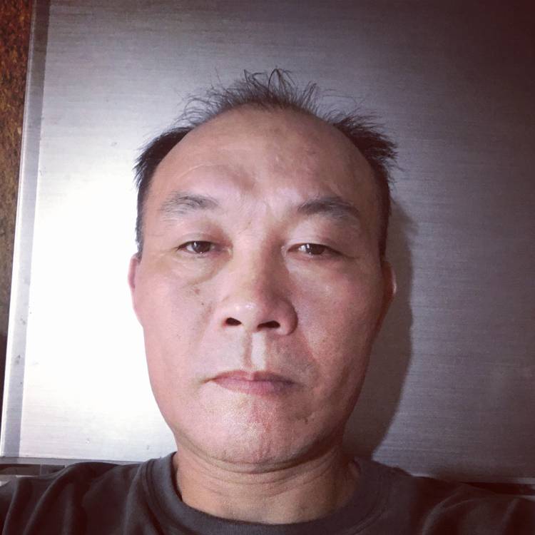 害羞凝眸芹菜的照片
