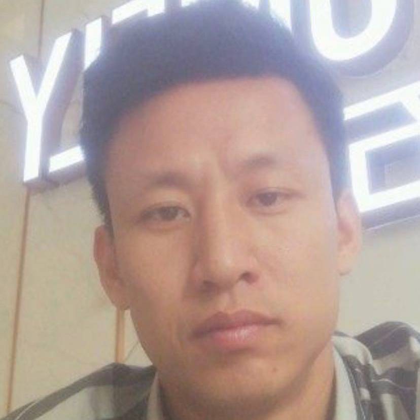 缠绵放弃蓝天的照片