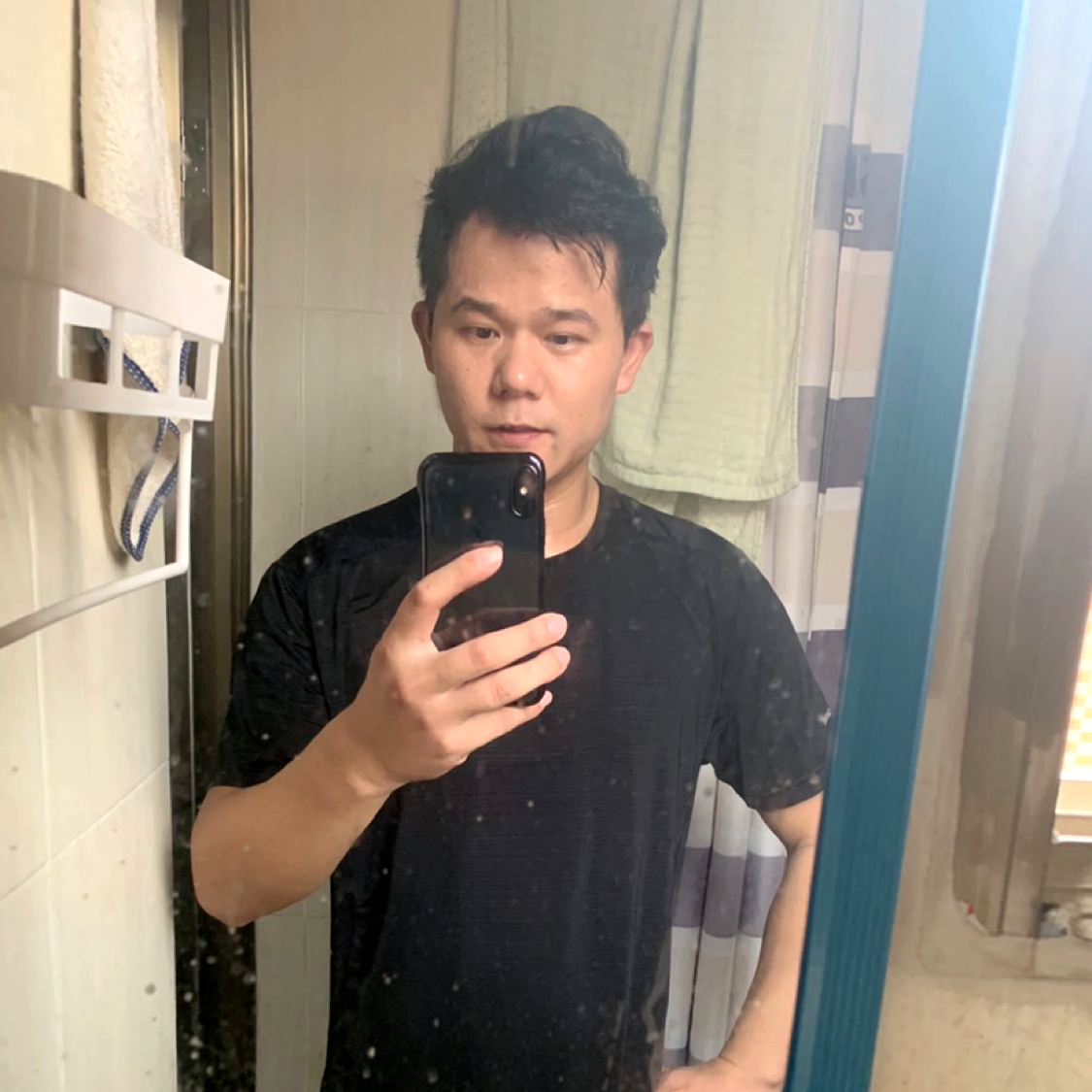 爱探险的潇潇的照片