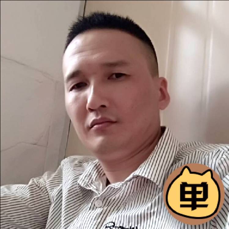 合适和霓裳的照片