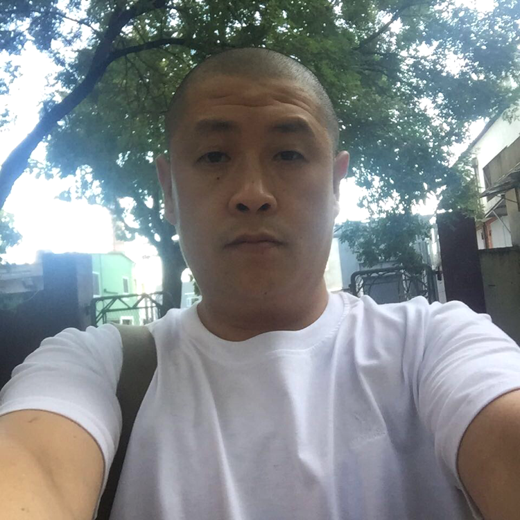滕建平的照片
