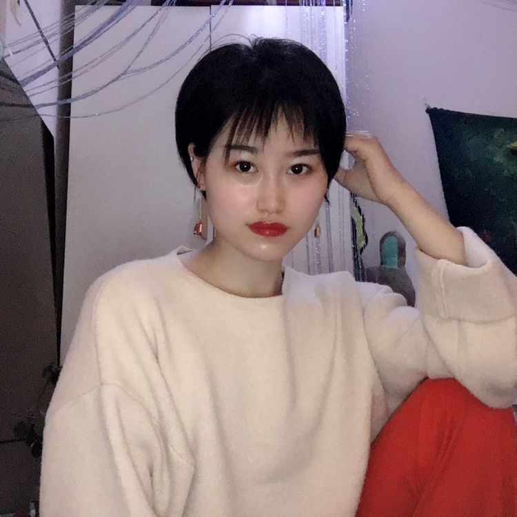 知性浅吻大白的照片