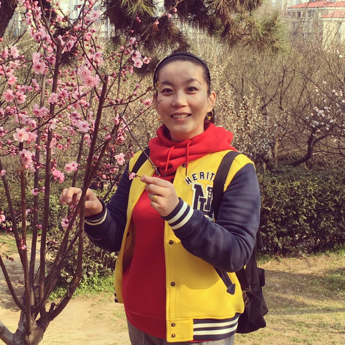 秀丽改变蛋挞的照片