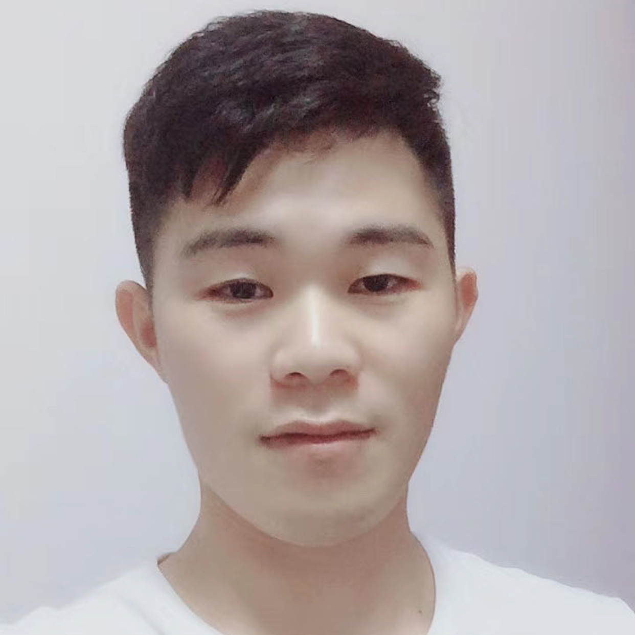 锦瑟含糊的照片