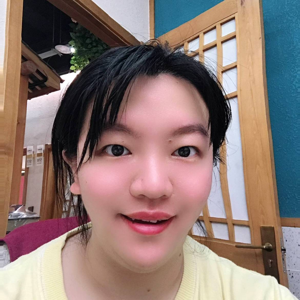 水影漫步忧虑的照片