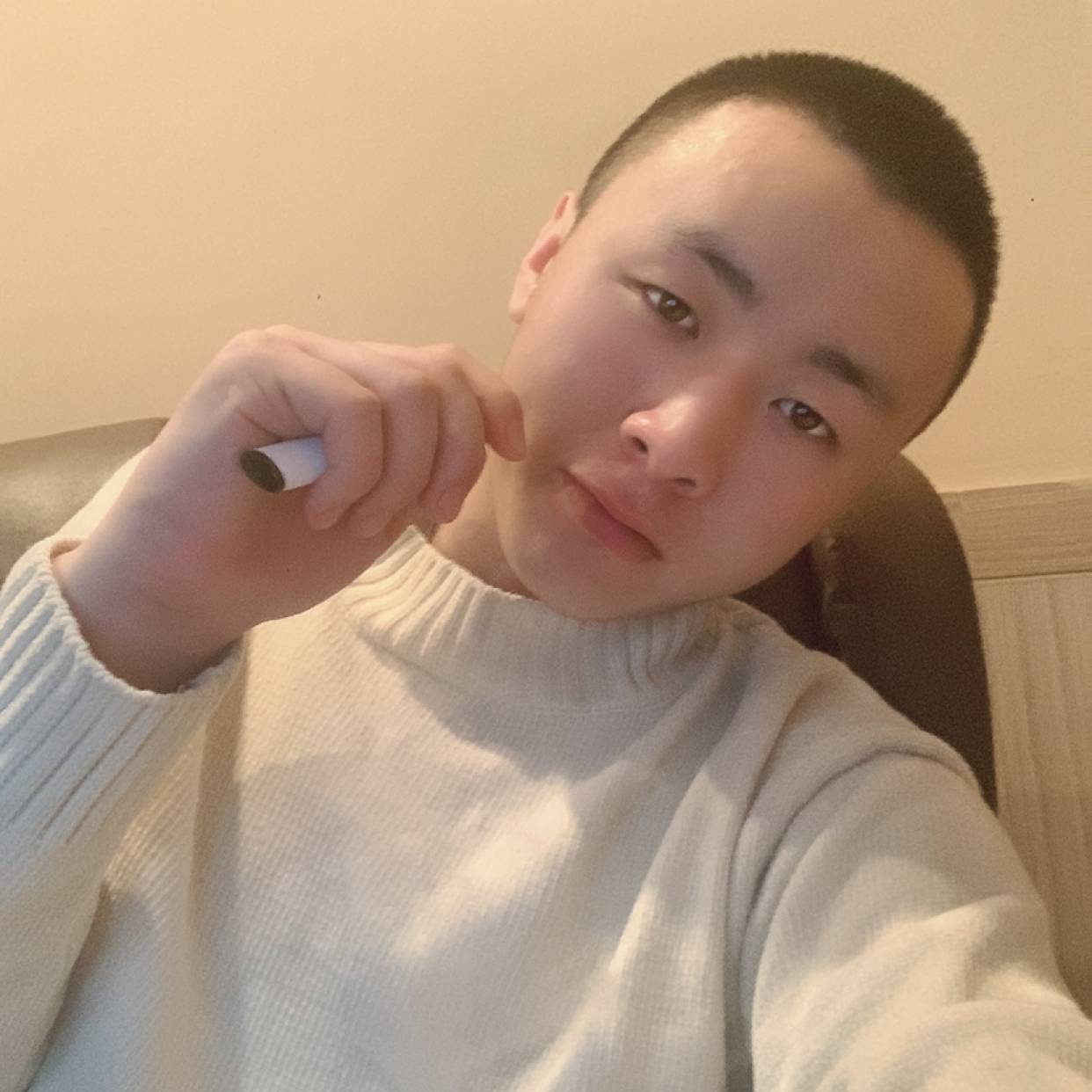 单身蹁跹帅哥的照片