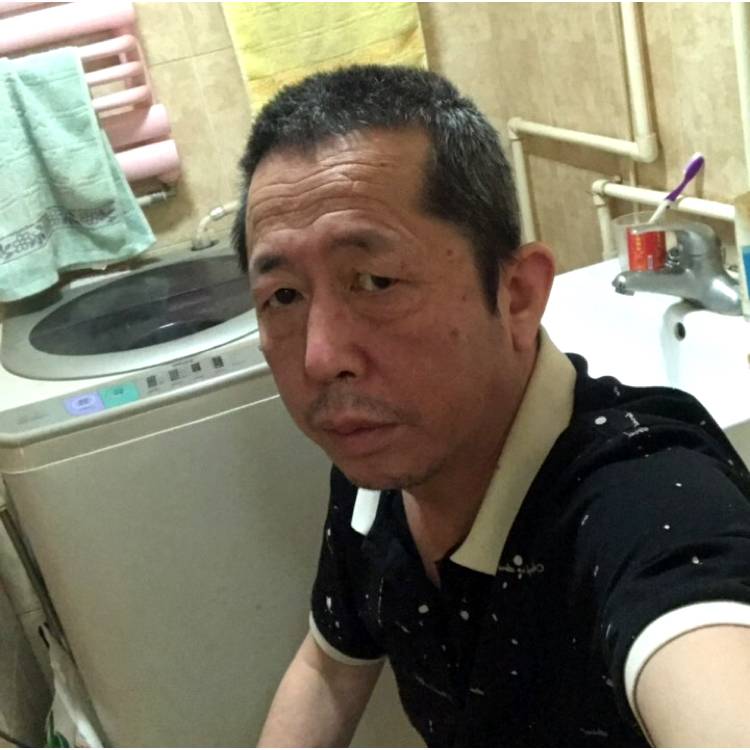 寒冷寂寞有我霓裳的照片