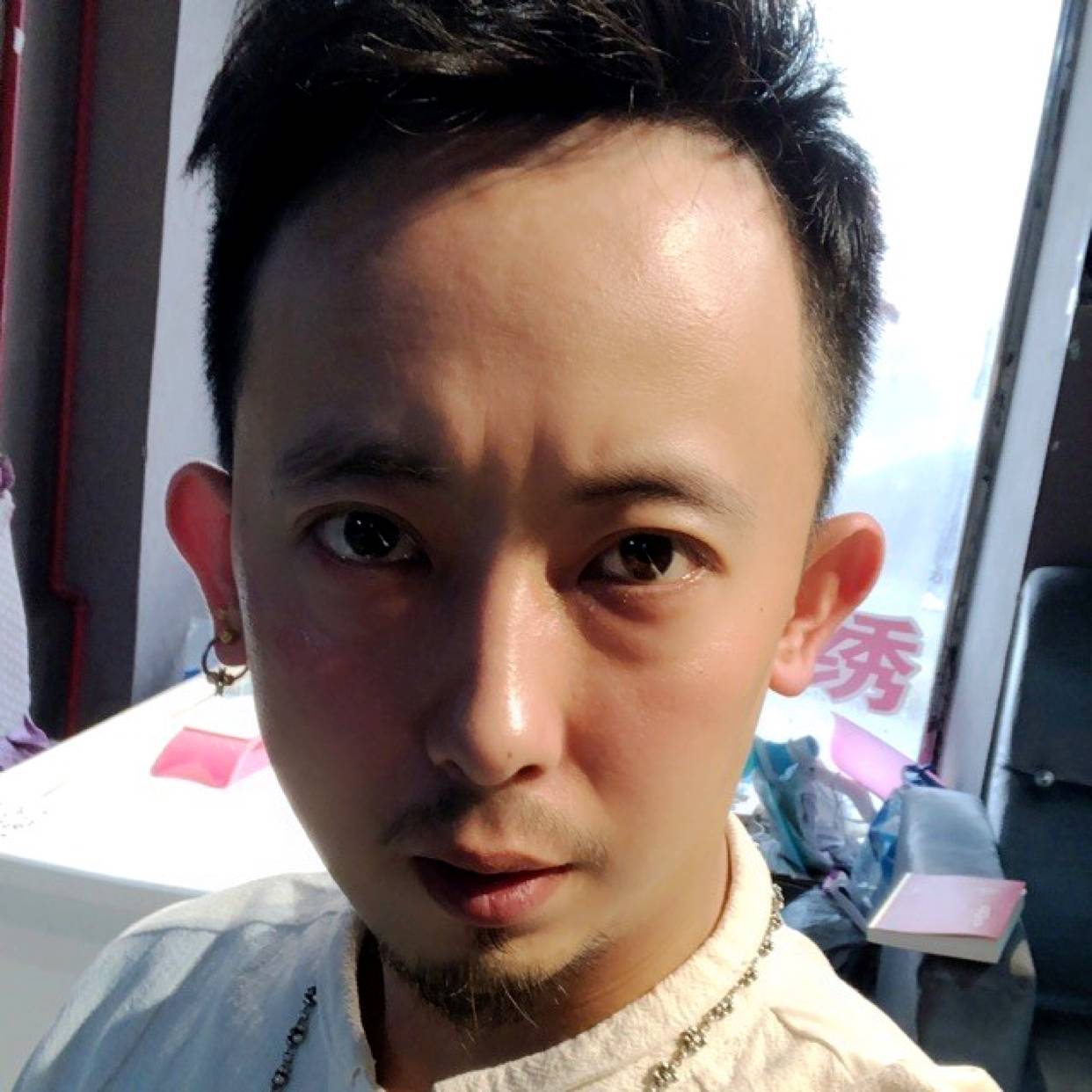 超哥很随意的的照片