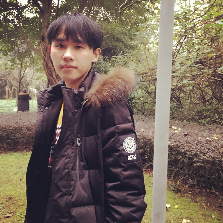 错落向篮球的照片