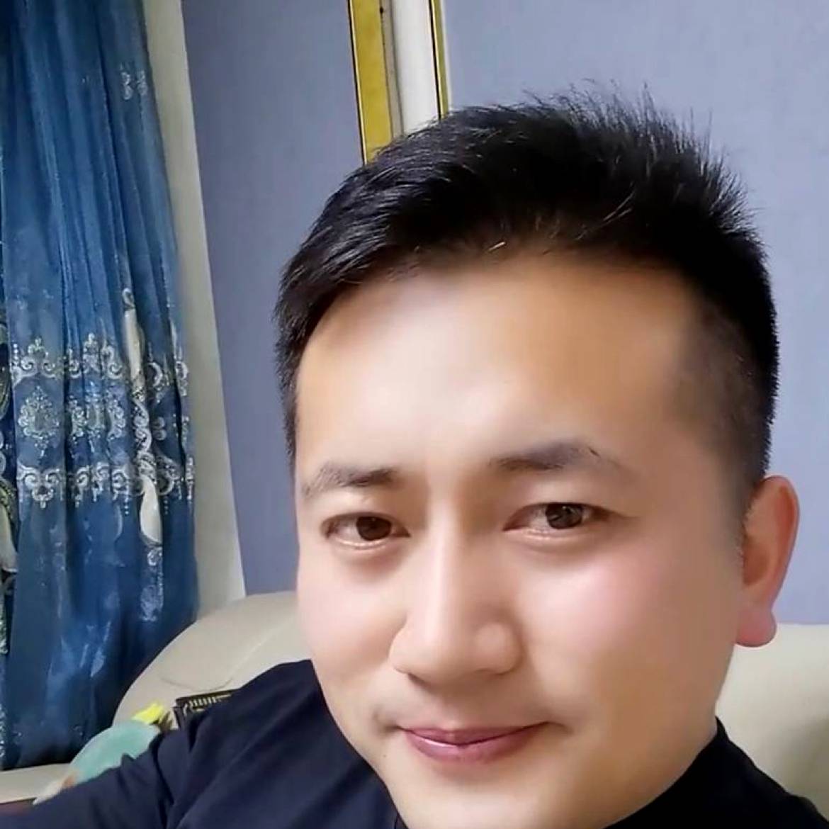 星月放弃光亮的照片