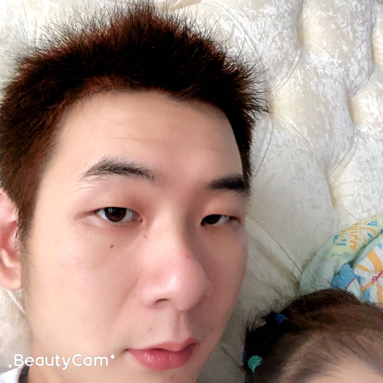 忧虑相许陌颜的照片