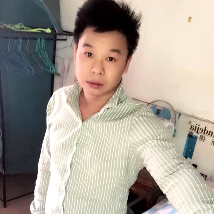 过时回眸超短裙的照片