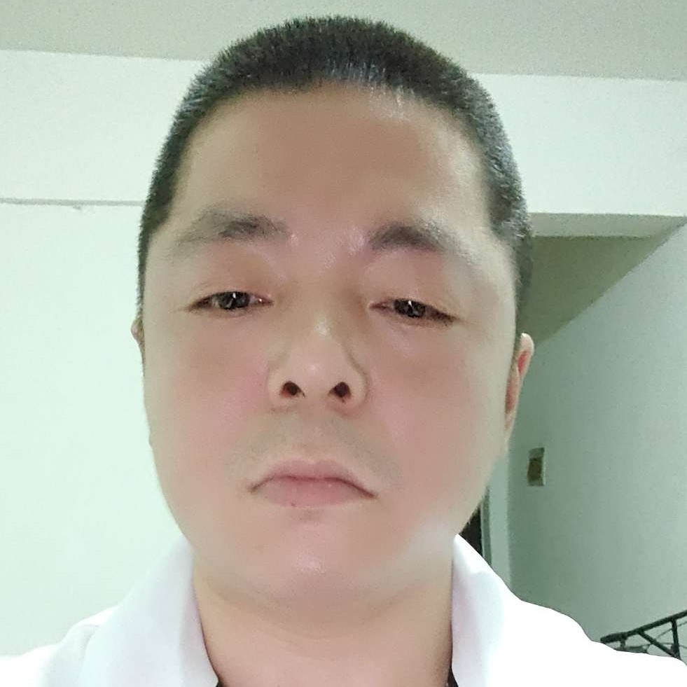 石头笑单身的照片