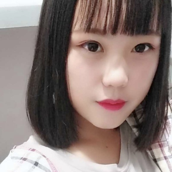 面包浅吻怕孤单的照片