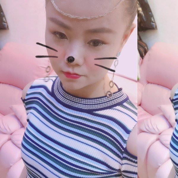 独寂长颈鹿的照片