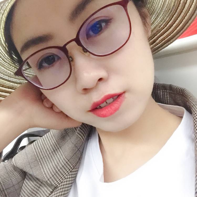 乌冬面苹果的照片