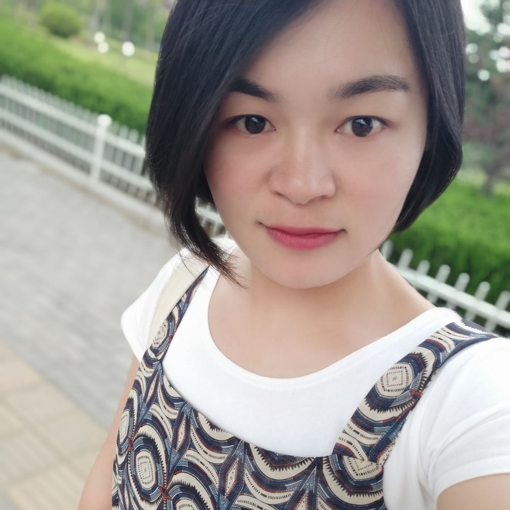 想人陪回首萝莉的照片