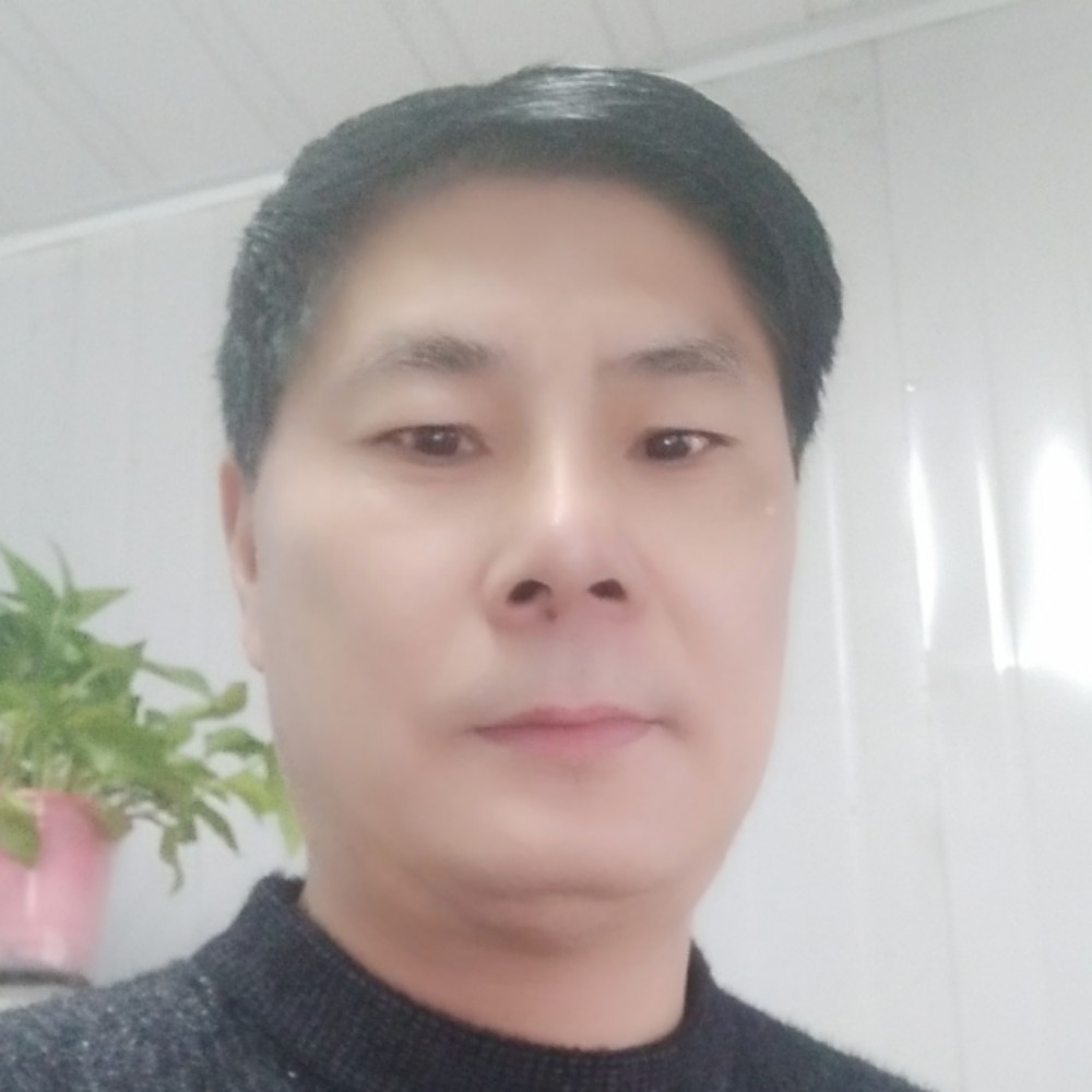 帅哥回眸后来的照片