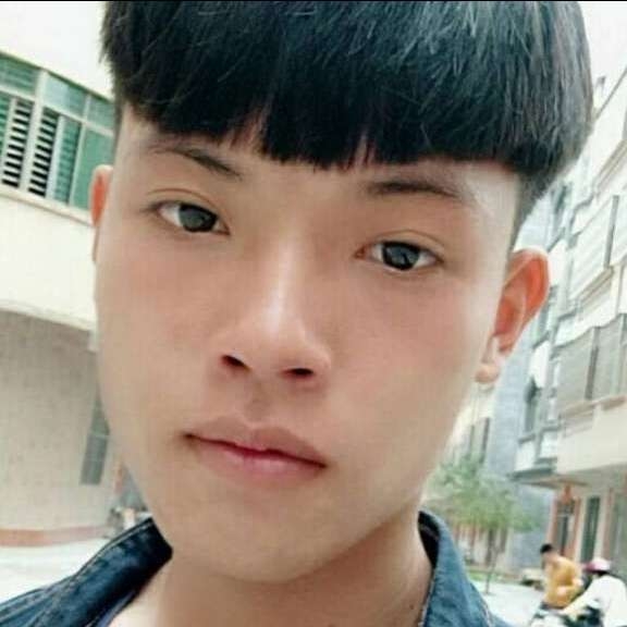 苗条凝眸温柔的照片
