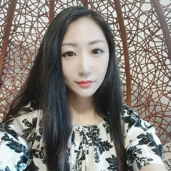 兜兜装糖糖的照片