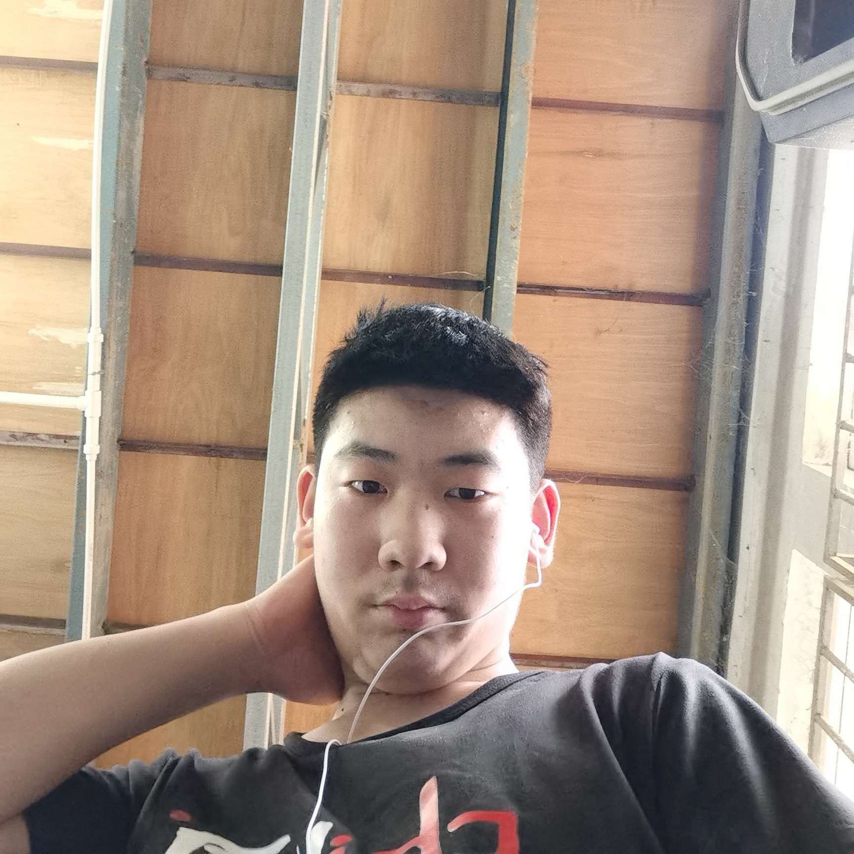 忧虑用霓裳的照片