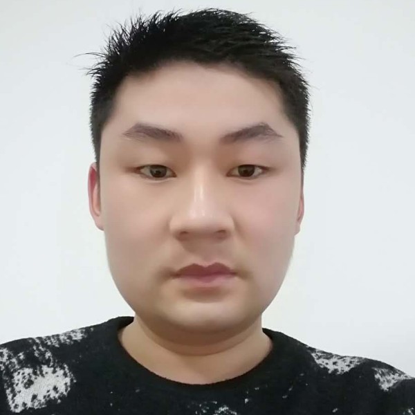 打盹的面包的照片