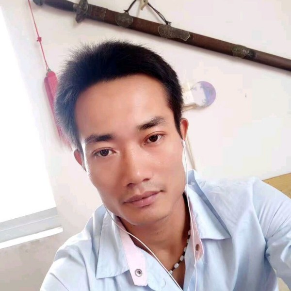 何必拿钱来谈感情的照片