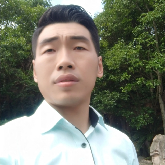 阿勇，明明的照片