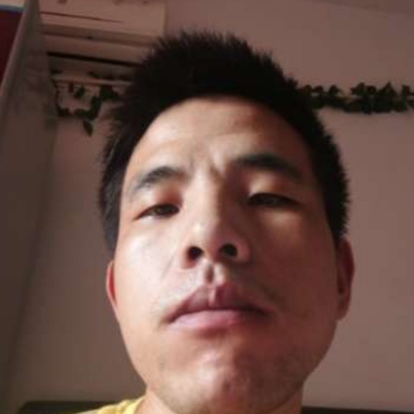 专注那雪糕的照片