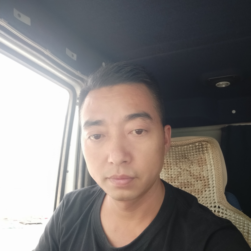 结束过往的人的照片