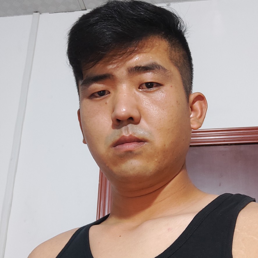 恬静蹙眉长颈鹿的照片