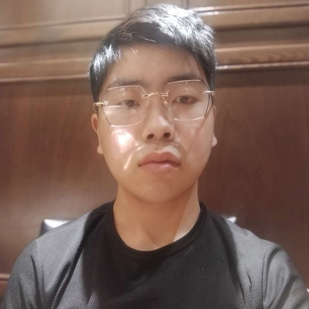 不安迎犀牛的照片